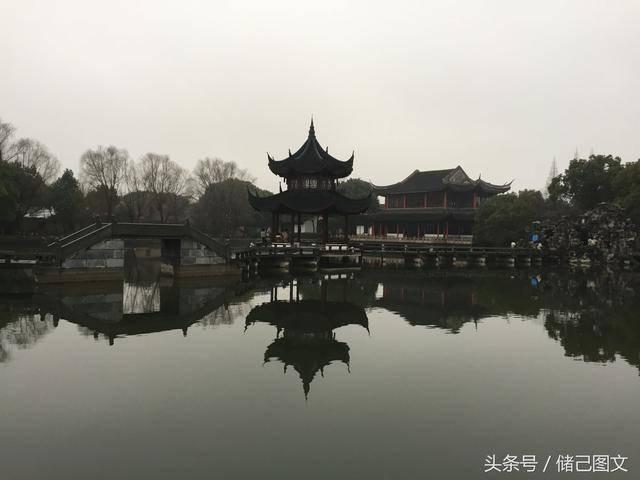 逃出上锁的现代房间8